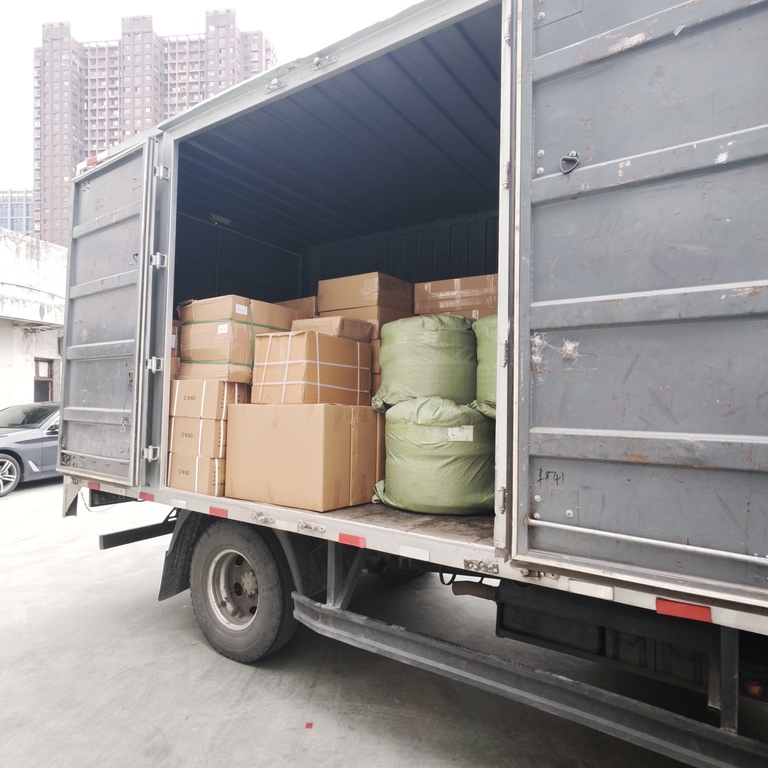 Las cajas de distribución de acero inoxidable de Ouyue Electric se han enviado a granel a Israel: desde la fábrica hasta el puerto de Ningbo, brindando un fuerte apoyo a proyectos de pilas de carga en el extranjero.