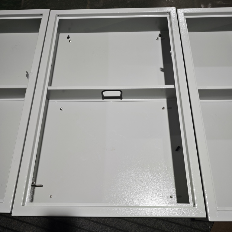 Ouyue Electric ha lanzado una carcasa de caja de distribución de metal separada de doble capa: con zonas de corriente fuerte y débil separadas y pernos preinstalados, acorta el tiempo de montaje de juegos completos.